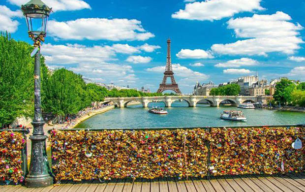 Париж місто кохання