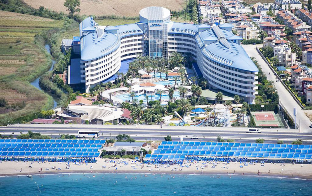 Crystal Admiral Resort Suites & SPA